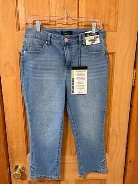 d. jeans Light Blue Recycled Denim High Waist Capri Pants